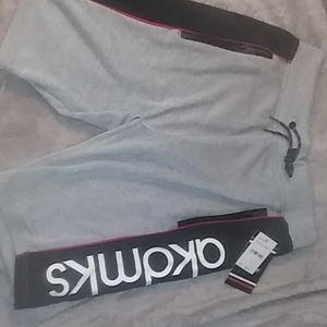 Akademiks shorts